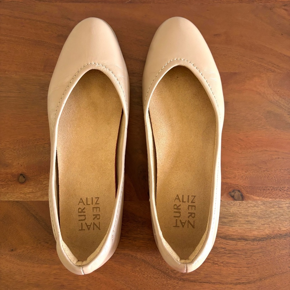 Naturalizer Vivienne Light Tan Nude Ballet Flats Women’s 7.5 Comfort Work Office